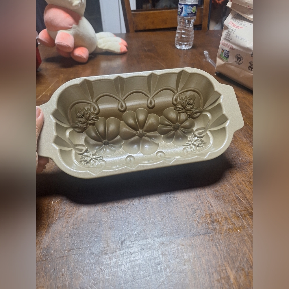 Nordic Ware PUMPKIN LOAF Bakeware 1 lb Pan Made in USA Baking Pan Harvest